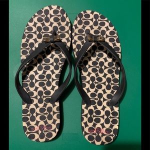 EUC Coach sandals flip flops gold bow detail 9/10